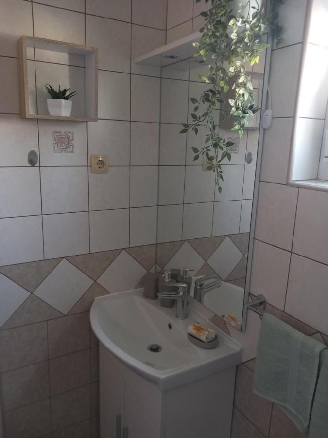 Apartman Petra Palit Екстериор снимка