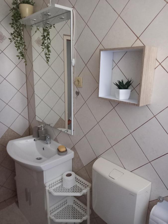 Apartman Petra Palit Екстериор снимка